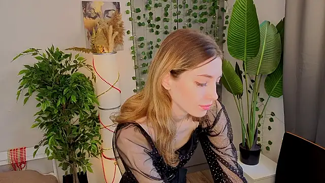 Snapshot of BrianneMallory chatting on February 3, 6:40 am BrianneMallory online show from February 3, 6:40 am