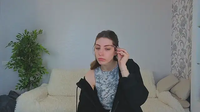 BrianneMallory online show from March 3, 7:25 am