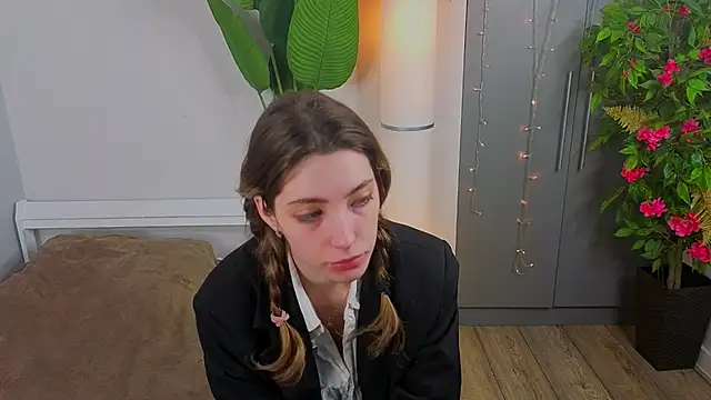 BrianneMallory online show from March 11, 6:41 am