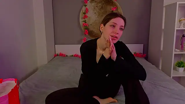 BrianneMallory online show from March 16, 6:17 am