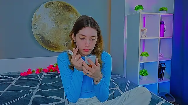 BrianneMallory online show from April 3, 6:11 am