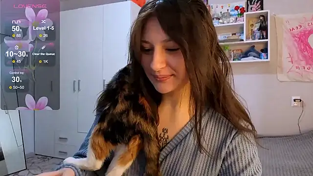 Snapshot of miralyn_ chatting on February 1, 8:35 am miralyn online show from February 1, 8:35 am