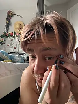 Snapshot of NymphoBuzi chatting on January 14, 6:46 pm NymphoBuzi online show from January 14, 6:46 pm