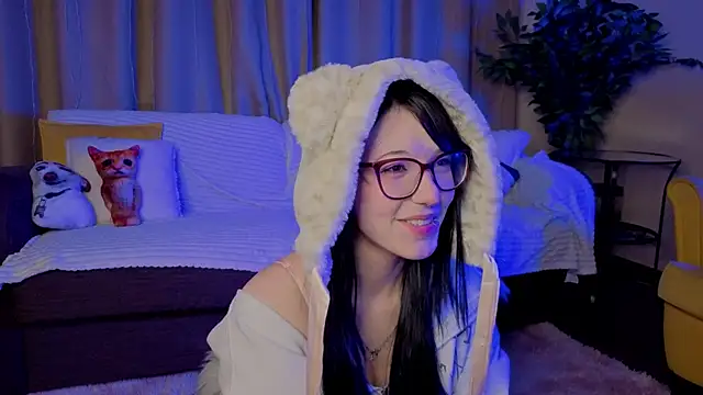 LaveraBadlam online show from February 3, 7:08 pm