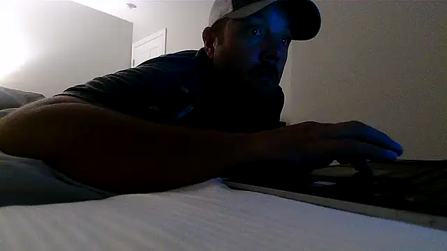 nuttincowboy online show from May 19, 1:44 am