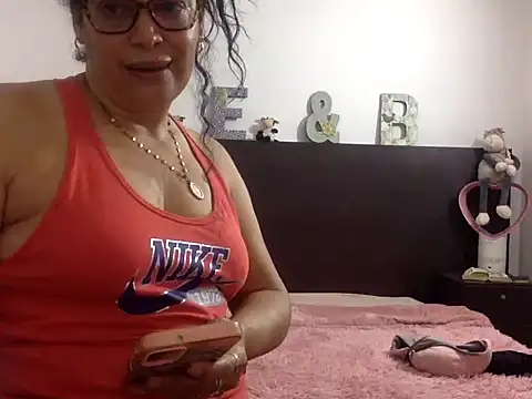 Flabia Roses online show from February 9, 3:05 pm