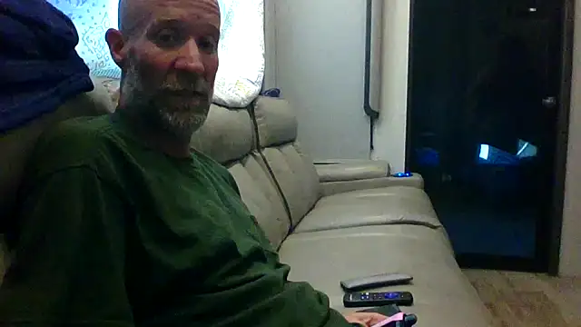 Snapshot of tittycum3636 chatting on January 5, 9:29 pm tittycum3636 online show from January 5, 9:29 pm