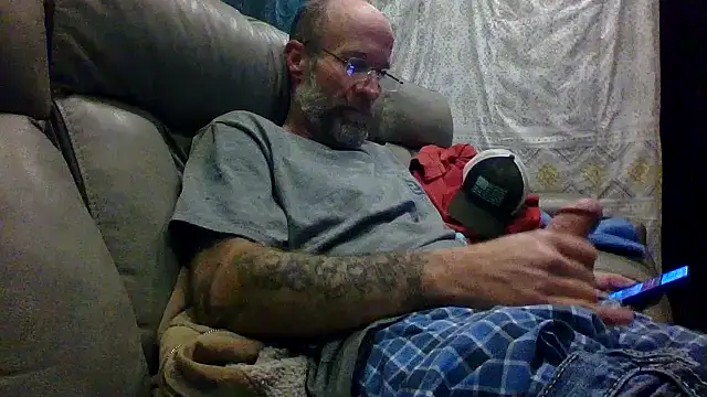 Snapshot of tittycum3636 chatting on February 8, 11:13 am tittycum3636 online show from February 8, 11:13 am