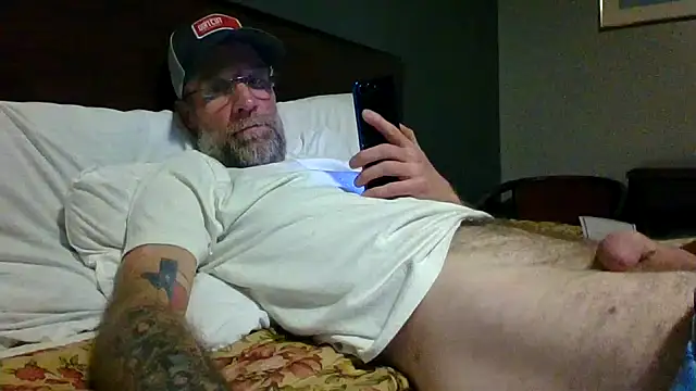 Snapshot of tittycum3636 chatting on February 9, 4:11 pm tittycum3636 online show from February 9, 4:11 pm