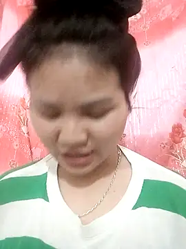 Snapshot of kira0021 chatting on January 6, 1:15 pm kira0021 online show from January 6, 1:15 pm