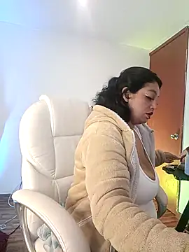 Maitte lover online show from April 3, 9:07 am