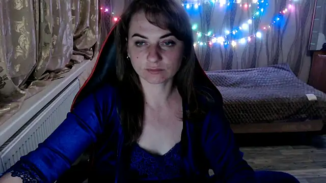 Snapshot of AlessiaBlu chatting on February 2, 8:07 pm AlessiaBlu online show from February 2, 8:07 pm