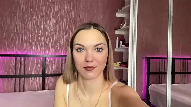 Snapshot of Flora_Amber chatting on January 16, 8:29 am Flora Amber online show from January 16, 8:29 am