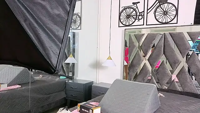 SalomeWilson online show from January 10, 8:21 pm