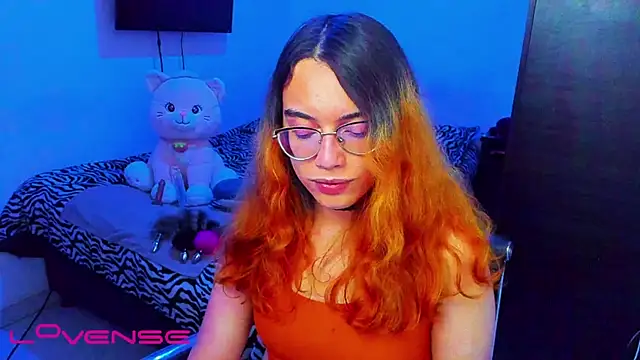 lillykittyyy online show from March 23, 2:59 am
