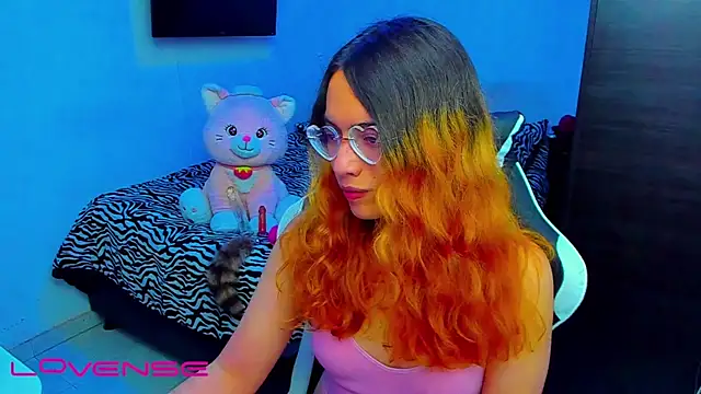 lillykittyyy online show from April 30, 3:35 am