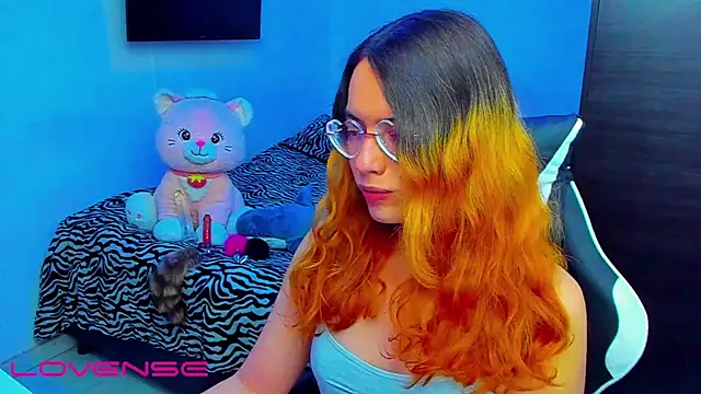 lillykittyyy online show from May 9, 3:23 am
