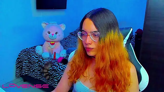 lillykittyyy online show from May 17, 3:48 am