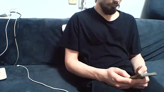 Snapshot of KaelNox chatting on April 3, 6:11 am KaelNox online show from April 3, 6:11 am