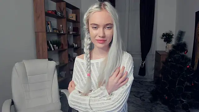 KristalCrowner online show from January 18, 8:34 pm