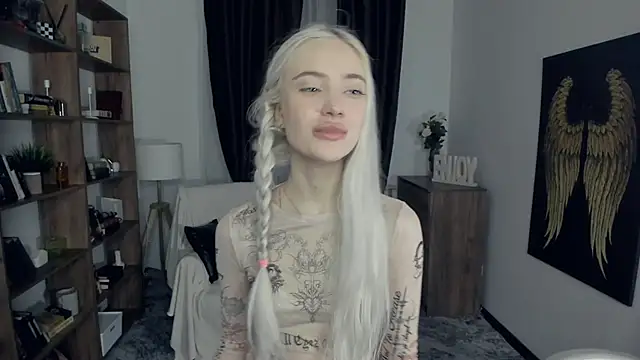 KristalCrowner online show from February 27, 6:41 pm