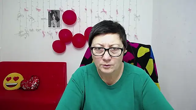 EmilyL0ve online show from January 15, 6:11 pm