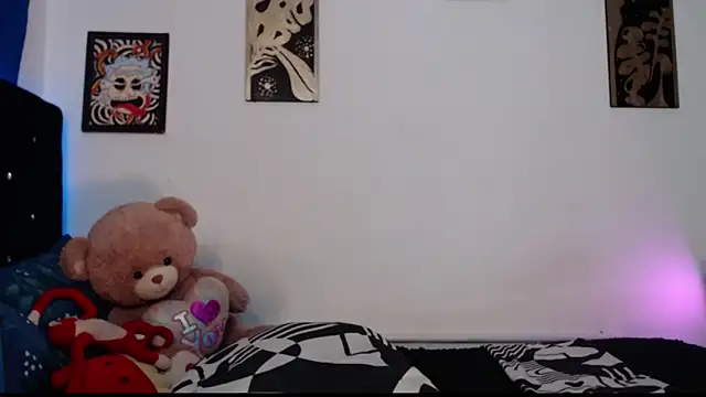 Snapshot of yorsamm_smit chatting on March 21, 3:33 am yorsamm smit online show from March 21, 3:33 am