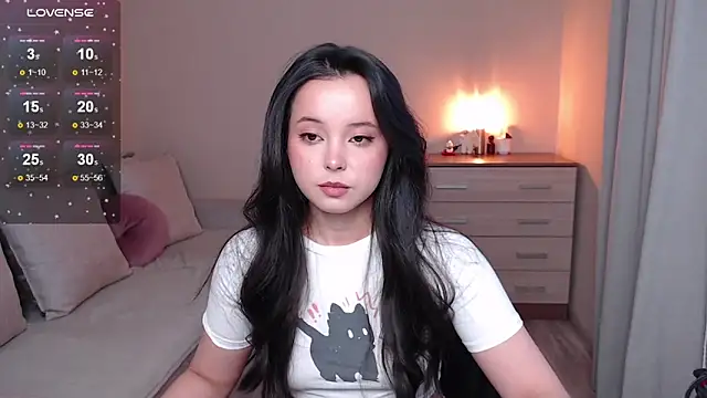 lia hetty online show from November 14, 1:10 pm