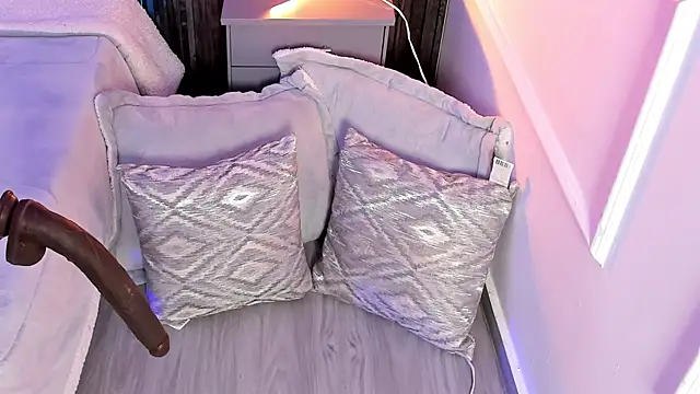 Snapshot of Ariablakee chatting on January 12, 8:03 pm Ariablakee online show from January 12, 8:03 pm