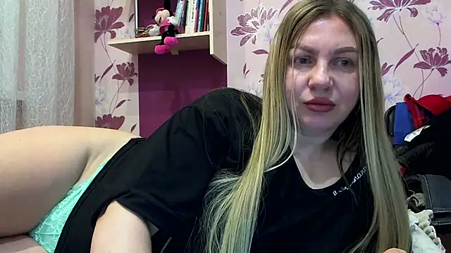 AmandaSexyLAX online show from March 24, 10:15 pm