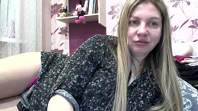 AmandaSexyLAX online show from April 5, 8:50 pm