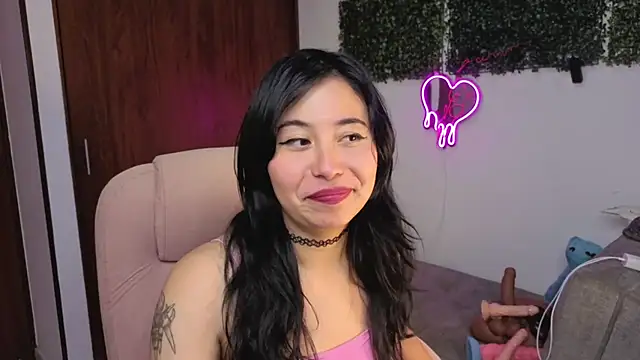 LolaOpalX online show from May 13, 12:19 am