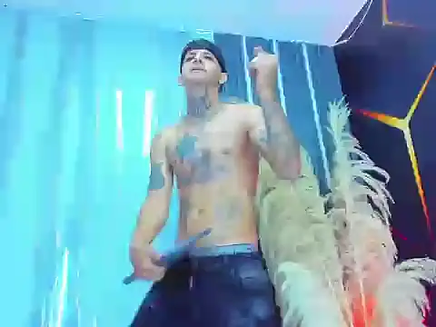 Snapshot of Sam_sexy_35 chatting on February 8, 12:25 am Sam sexy 35 online show from February 8, 12:25 am