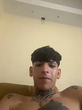 Snapshot of Sam_sexy_35 chatting on February 15, 5:09 pm Sam sexy 35 online show from February 15, 5:09 pm