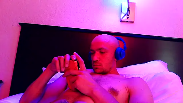 cloudyplay661 online show from May 8, 4:01 pm