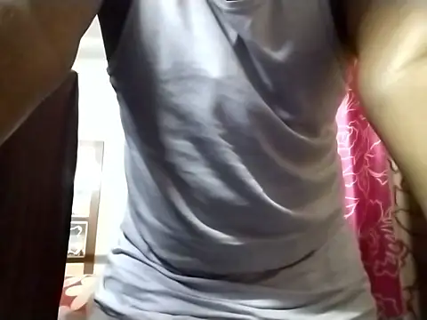 Snapshot of Lucky___05 chatting on January 6, 5:16 pm Lucky 05 online show from January 6, 5:16 pm