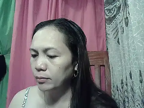 prettymomma24xx online show from April 21, 7:06 pm