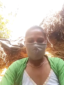 Snapshot of Rachna9090 chatting on January 17, 7:35 am Rachna9090 online show from January 17, 7:35 am