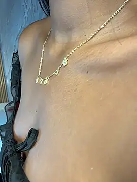 Snapshot of LolaHoneyy chatting on February 2, 2:49 pm LolaHoneyy online show from February 2, 2:49 pm