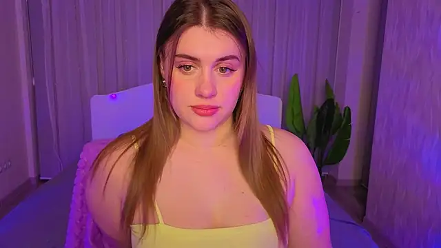 Snapshot of Adelynnn chatting on February 7, 12:58 am Adelynnn online show from February 7, 12:58 am