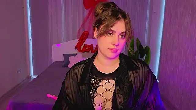 Snapshot of Adelynnn chatting on February 14, 5:48 am Adelynnn online show from February 14, 5:48 am