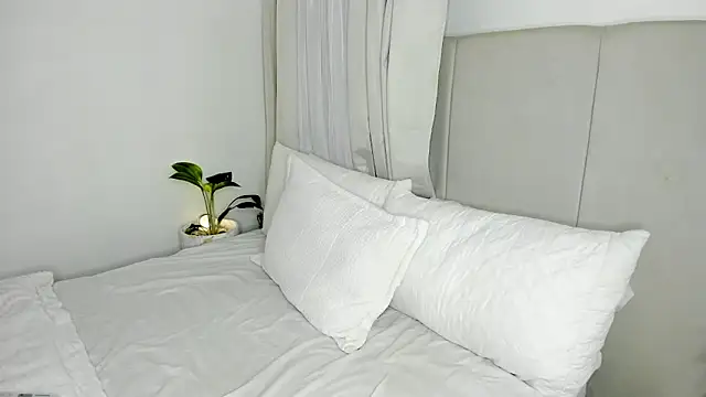 Snapshot of Soler_magnet chatting on April 10, 8:35 pm Soler magnet online show from April 10, 8:35 pm