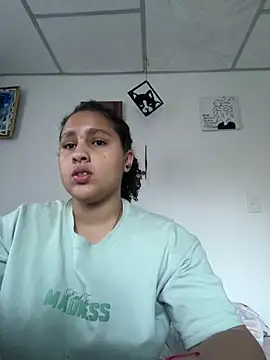 Snapshot of Selene_Voon chatting on April 9, 10:59 pm Selene Voon online show from April 9, 10:59 pm