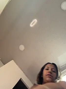 vicky bass  online show from June 21, 9:39 pm