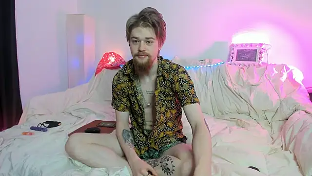 Snapshot of Lev_Miller chatting on January 16, 6:39 am Lev Miller online show from January 16, 6:39 am