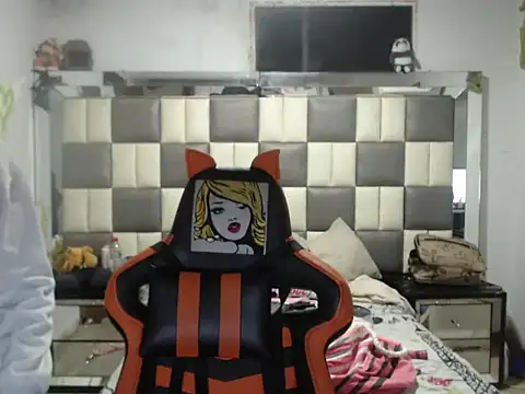 dulcecandy18 online show from February 1, 3:27 am