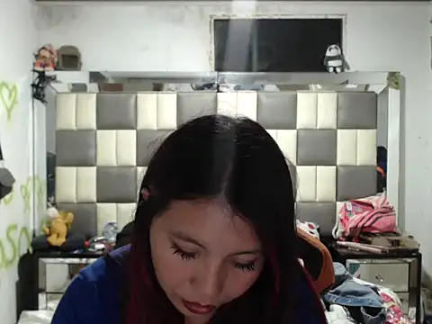 dulcecandy18 online show from February 4, 3:45 am