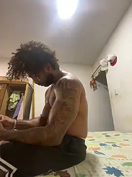 leon97hot online show from February 12, 8:37 pm