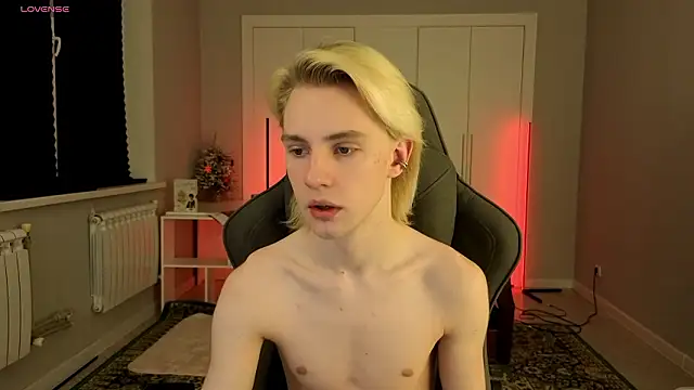 lucidangelok1 online show from March 22, 11:52 pm