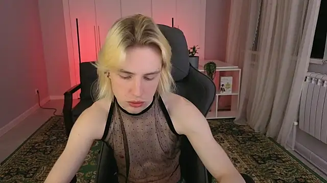 lucidangelok1 online show from May 5, 1:19 pm